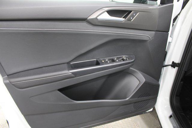 2026 Volkswagen Taos SE Black