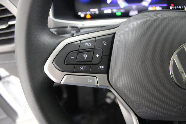 2026 Volkswagen Taos SE Black