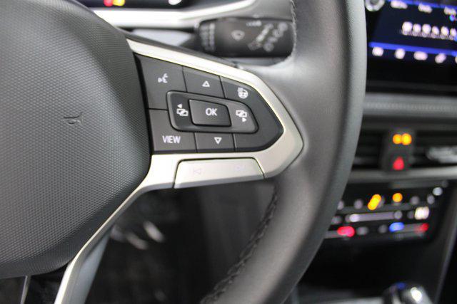 2026 Volkswagen Taos SE Black