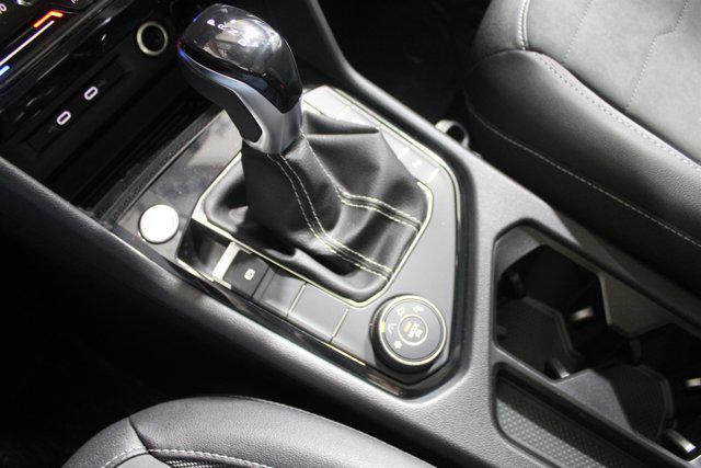 2026 Volkswagen Taos SE Black