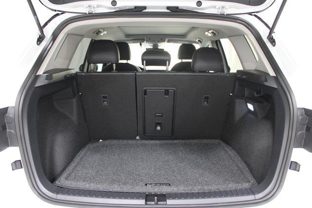 2026 Volkswagen Taos SE Black