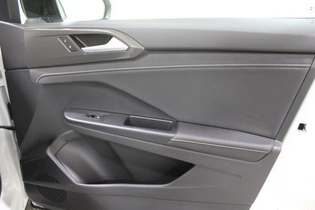 2026 Volkswagen Taos SE Black