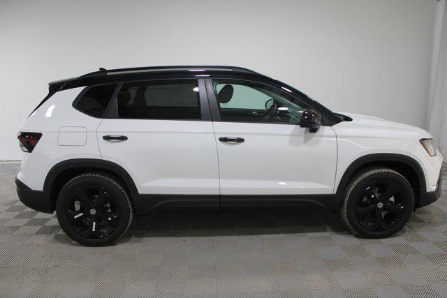 2026 Volkswagen Taos SE Black