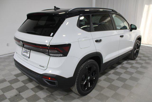 2026 Volkswagen Taos SE Black