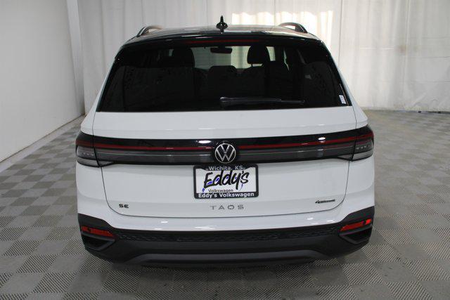 2026 Volkswagen Taos SE Black