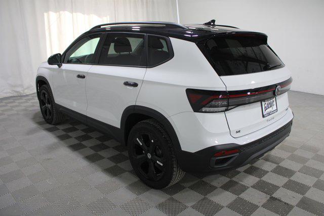 2026 Volkswagen Taos SE Black
