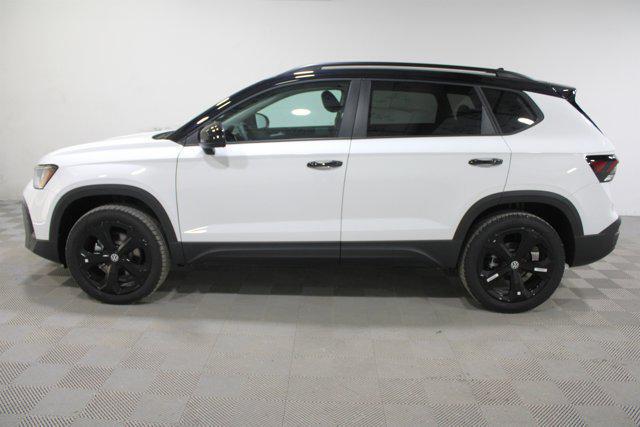 2026 Volkswagen Taos SE Black
