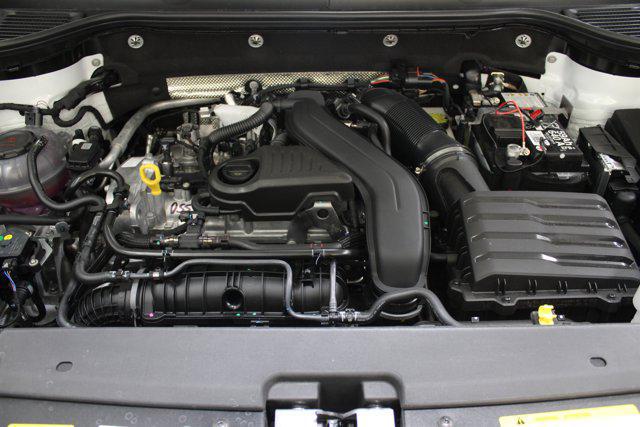 2026 Volkswagen Taos SE Black