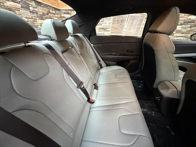 2025 Hyundai Elantra Hybrid Limited