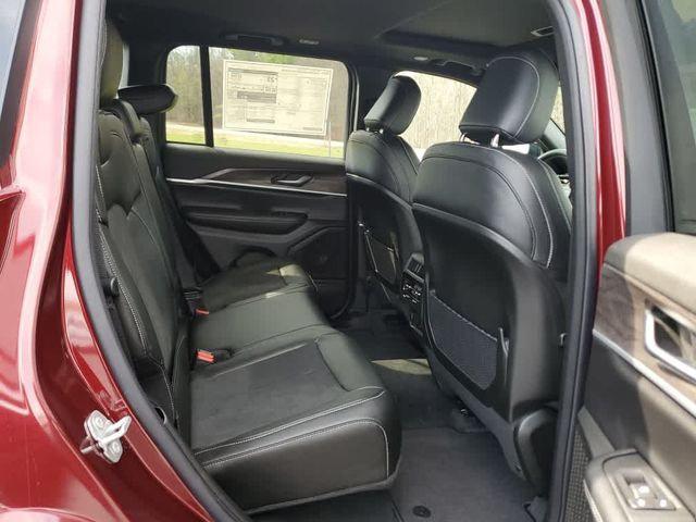 2026 Jeep Grand Cherokee Altitude 4x4