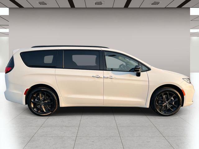 2026 Chrysler Pacifica PACIFICA LIMITED AWD