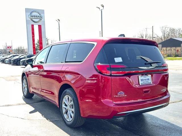 2026 Chrysler Pacifica Limited AWD