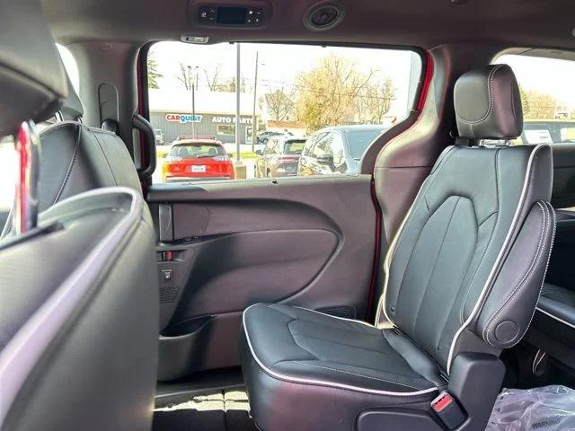 2026 Chrysler Pacifica Limited AWD