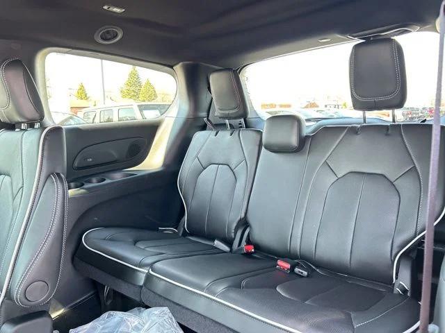 2026 Chrysler Pacifica Limited AWD