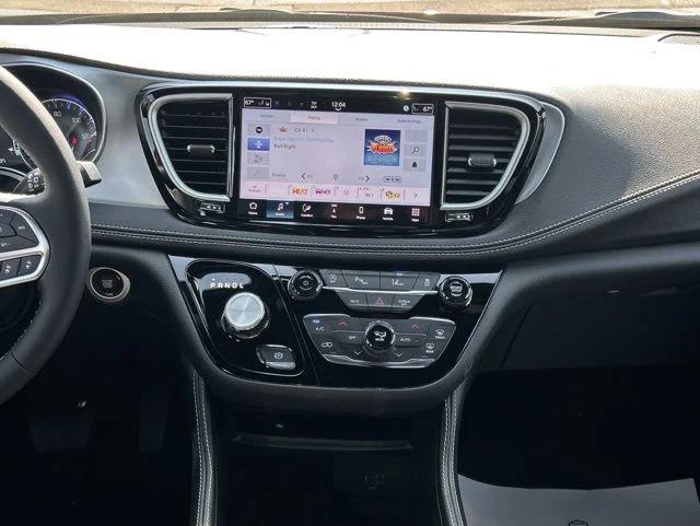 2026 Chrysler Pacifica Limited AWD