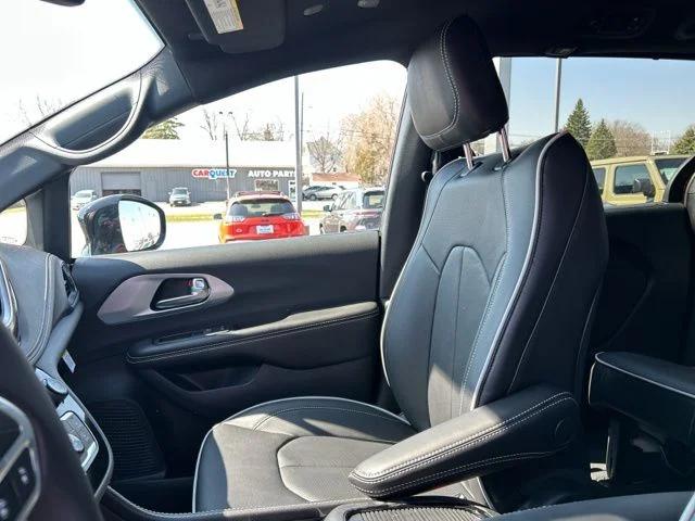 2026 Chrysler Pacifica Limited AWD