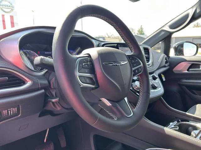 2026 Chrysler Pacifica Limited AWD