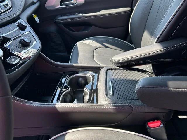 2026 Chrysler Pacifica Limited AWD