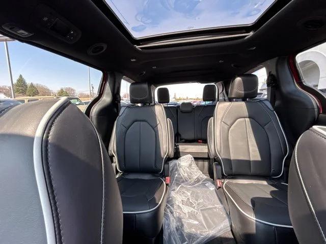 2026 Chrysler Pacifica Limited AWD