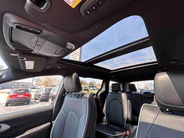 2026 Chrysler Pacifica Limited AWD