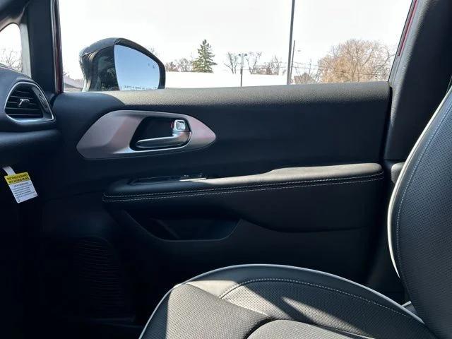 2026 Chrysler Pacifica Limited AWD