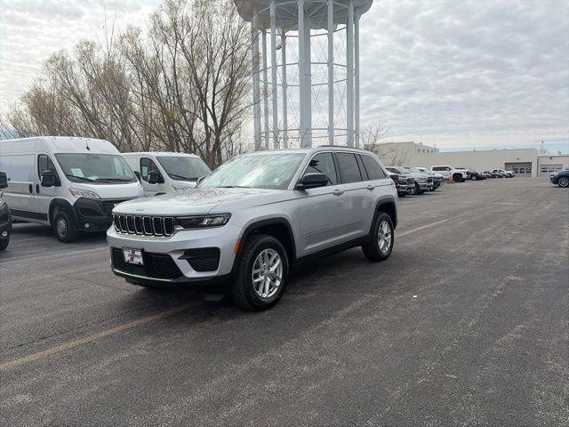 2026 Jeep Grand Cherokee GRAND CHEROKEE LAREDO X 4X4