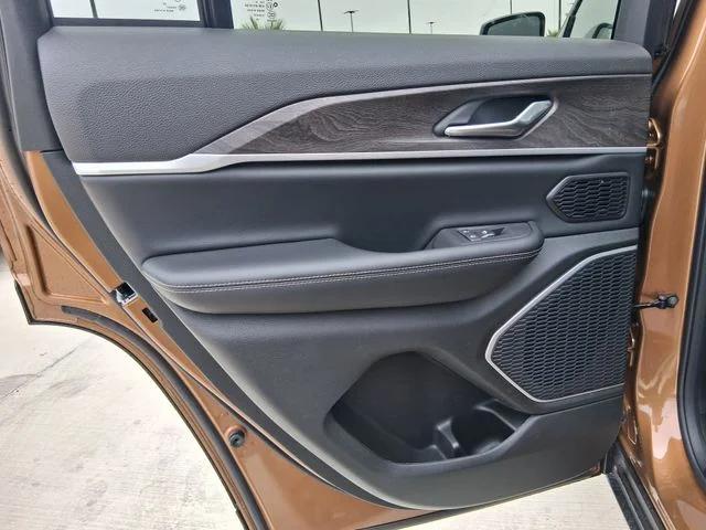 2026 Jeep Grand Cherokee Limited 4x2