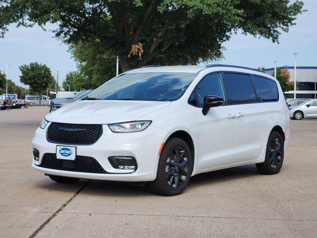 2026 Chrysler Pacifica PACIFICA SELECT AWD