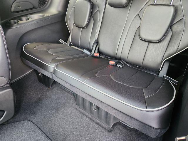 2026 Chrysler Pacifica Limited AWD