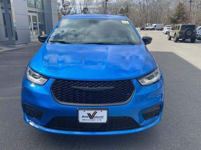 2026 Chrysler Pacifica Select AWD