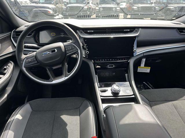 2026 Jeep Grand Cherokee GRAND CHEROKEE LAREDO ALTITUDE 4X4 2026 Jeep Grand Cherokee GRAND CHEROKEE LAREDO ALTITUDE 4X4