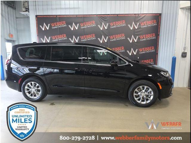 2026 Chrysler Pacifica PACIFICA SELECT AWD