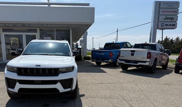2026 Jeep Grand Cherokee GRAND CHEROKEE L LAREDO ALTITUDE 4X4