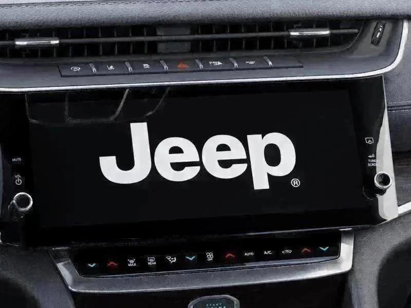 New 2026 Diamond Black Crystal Pearl-Coat Exterior Paint Jeep Laredo Altitude image 44