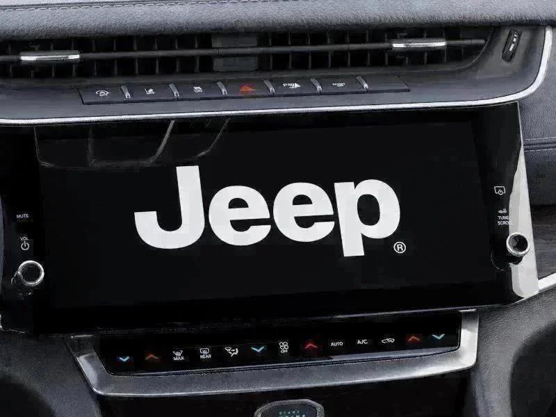 New 2026 Silver Zynith Exterior Paint Jeep Laredo Altitude image 18