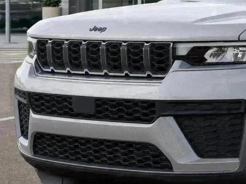 New 2026 Silver Zynith Exterior Paint Jeep Laredo Altitude image 37