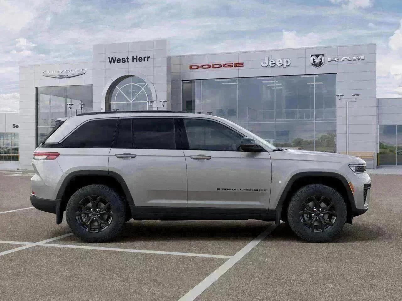 New 2026 Silver Zynith Exterior Paint Jeep Laredo Altitude image 47