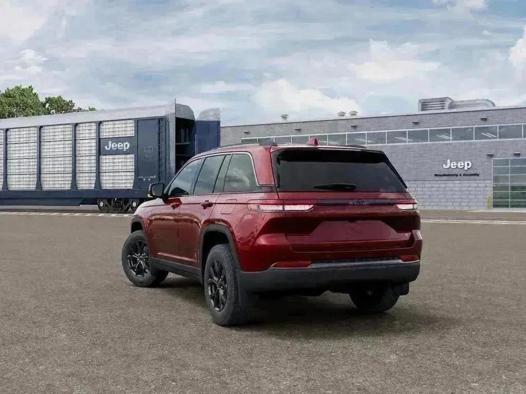 New 2026 Velvet Red Pearl-Coat Exterior Paint Jeep Laredo Altitude image 3