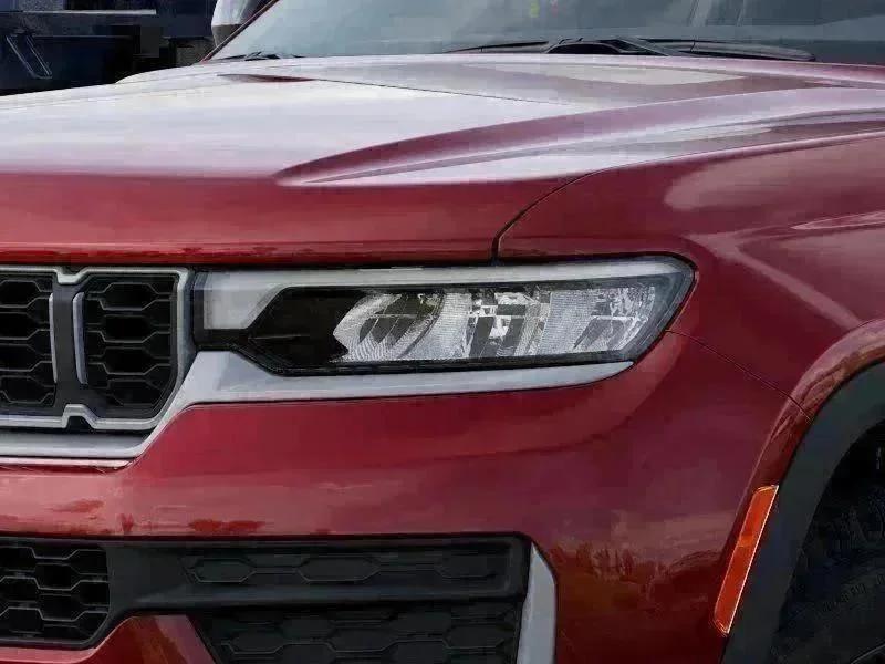 New 2026 Velvet Red Pearl-Coat Exterior Paint Jeep Laredo Altitude image 10