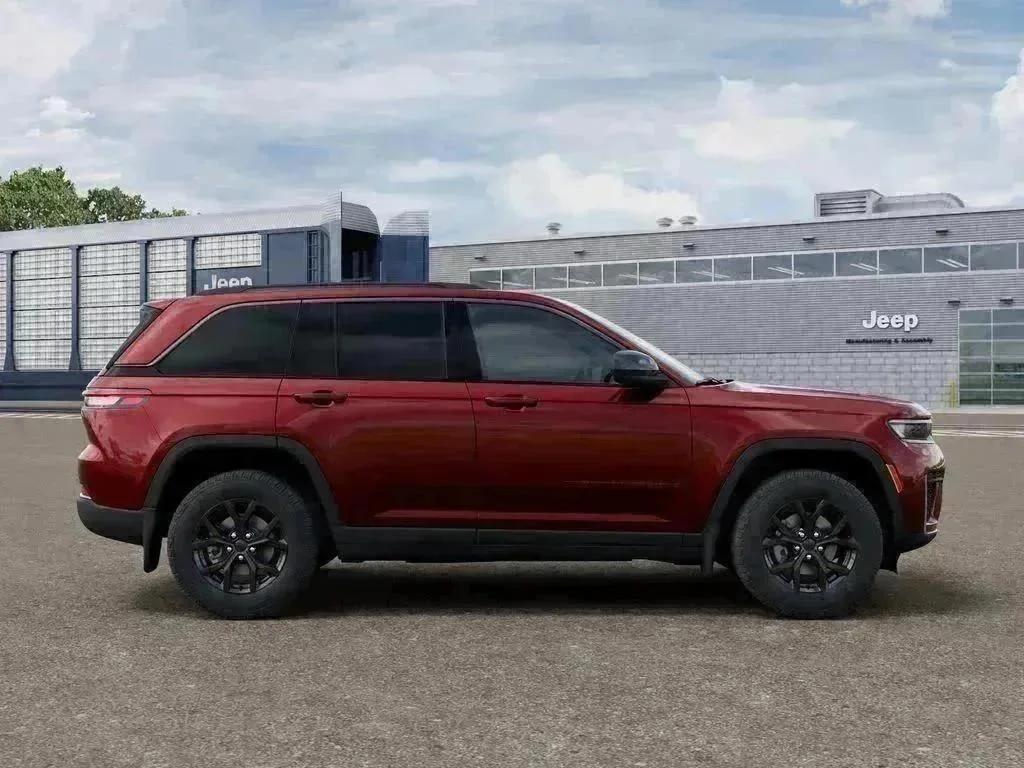 New 2026 Velvet Red Pearl-Coat Exterior Paint Jeep Laredo Altitude image 21