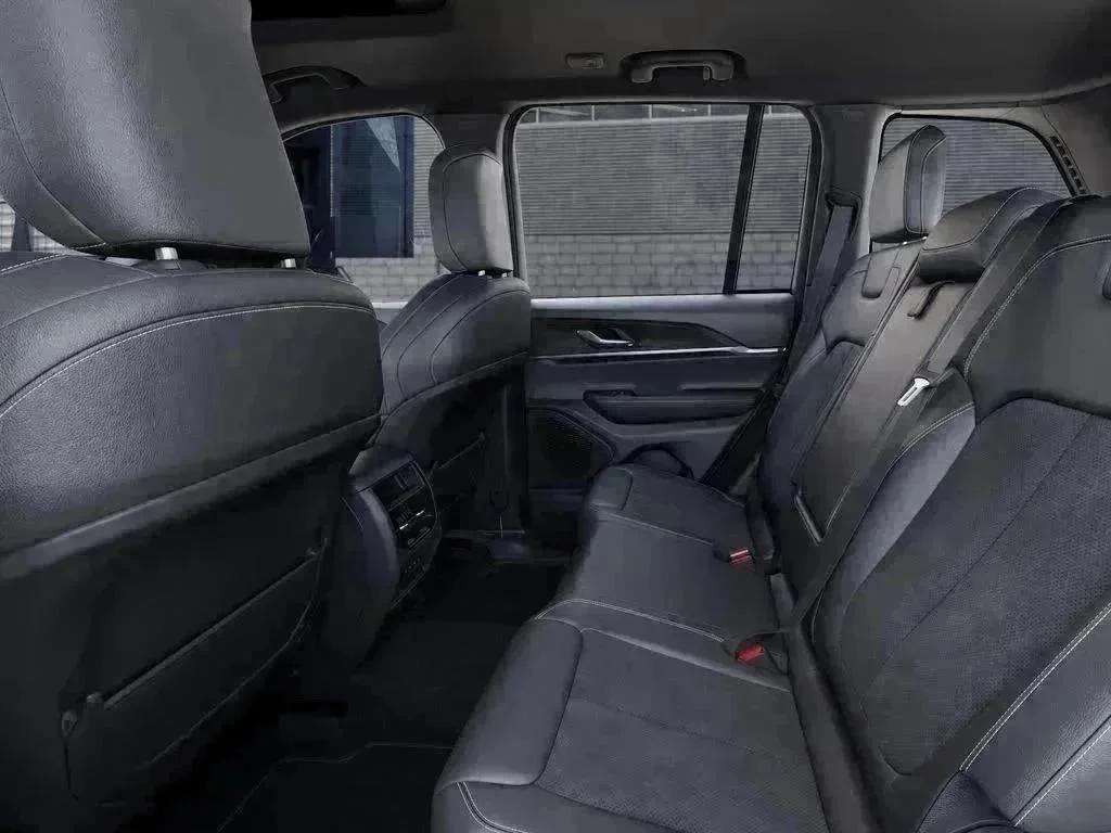 New 2026 Velvet Red Pearl-Coat Exterior Paint Jeep Laredo Altitude image 23