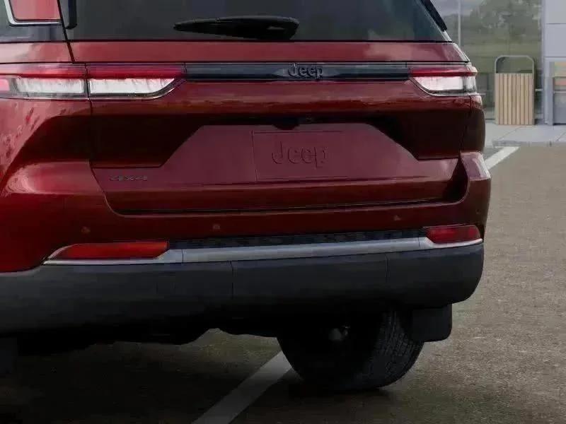 New 2026 Velvet Red Pearl-Coat Exterior Paint Jeep Laredo Altitude image 39