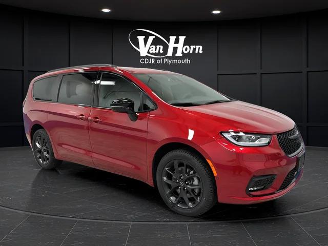 2026 Chrysler Pacifica Select AWD for sale in Plymouth, WI