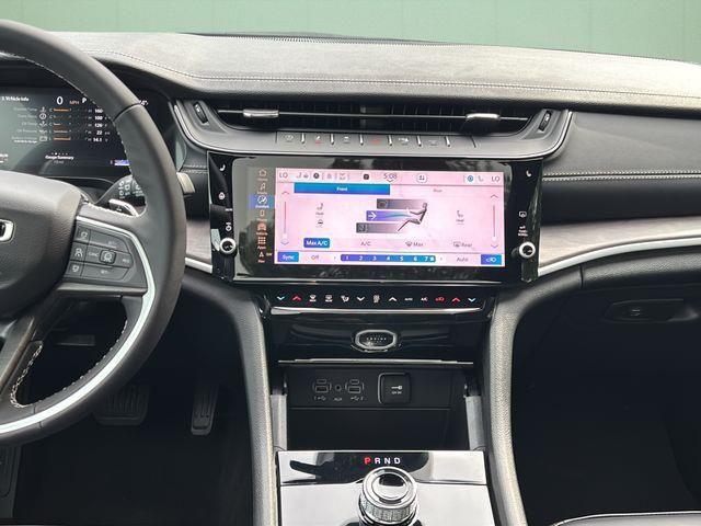 2026 Jeep Grand Cherokee Limited 4x2