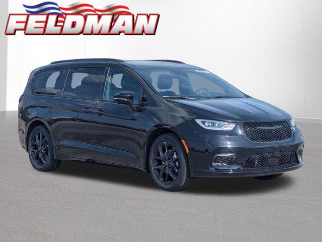 2026 Chrysler Pacifica Select for sale in Woodhaven, MI
