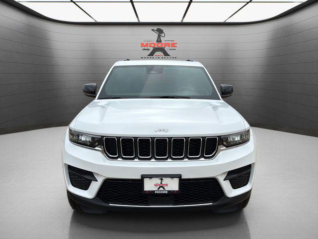 2026 Jeep Grand Cherokee Laredo 4x2