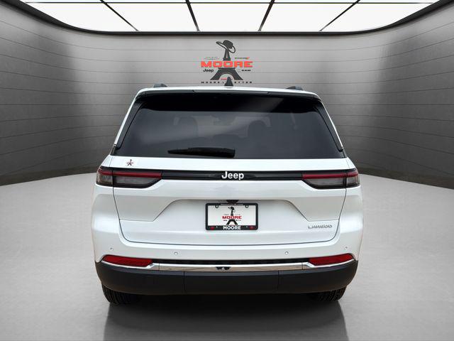 2026 Jeep Grand Cherokee Laredo 4x2