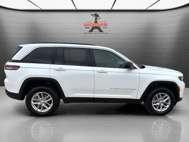 2026 Jeep Grand Cherokee Laredo 4x2