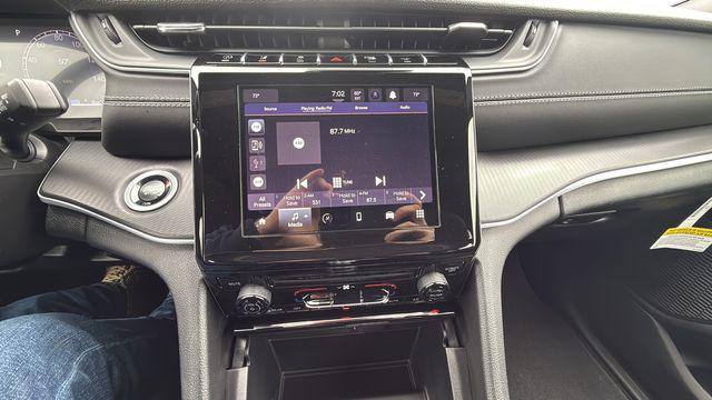 2026 Jeep Grand Cherokee Laredo 4x2