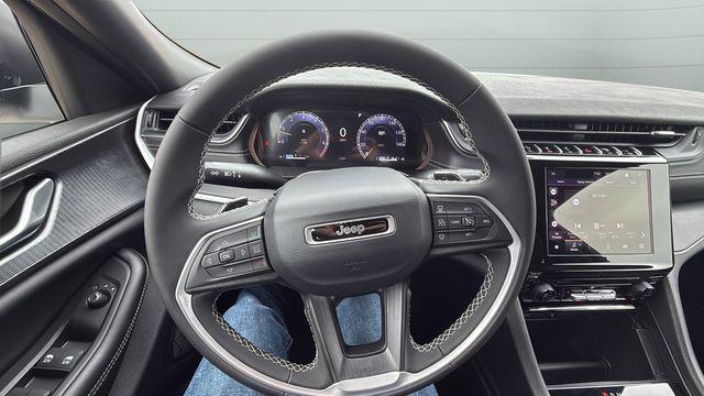 2026 Jeep Grand Cherokee Laredo 4x2